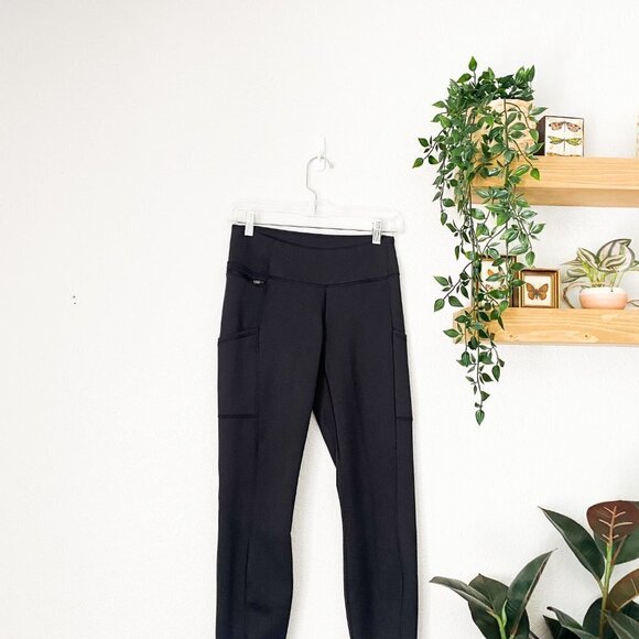 🦋 PATAGONIA Black Leggings Workout Athletic Small Running Casual Everyday Boho - Picture 2 of 5